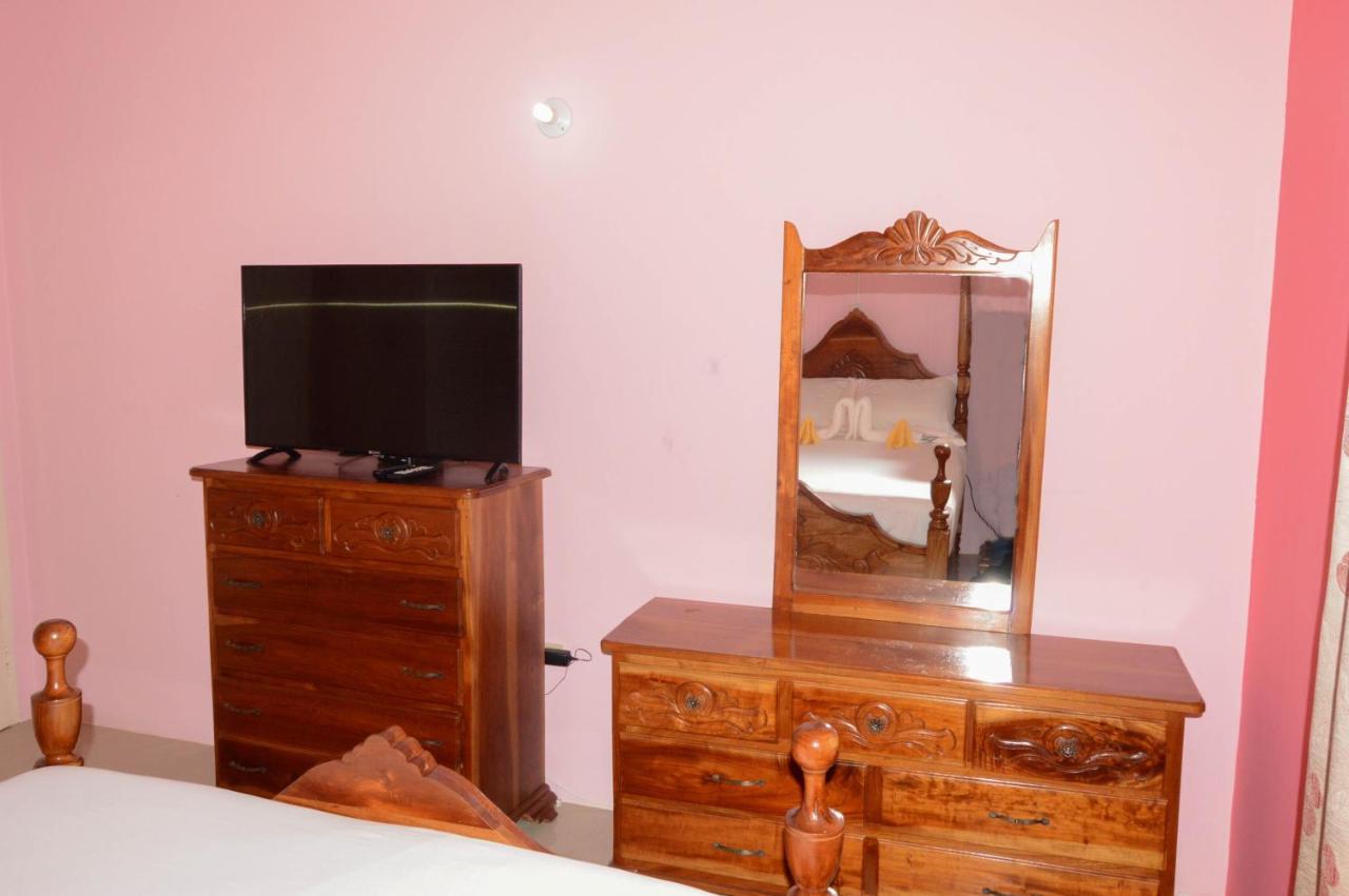 Josan'S Haven Villa Ocho Rios Esterno foto